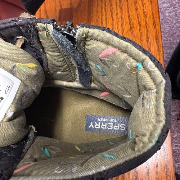 Like new Sperry Black Quilted Duck Boots size 7 Women's - Picture 6 of 6